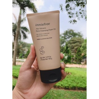 sữa rửa mặt innisfree jeju tro núi lửa