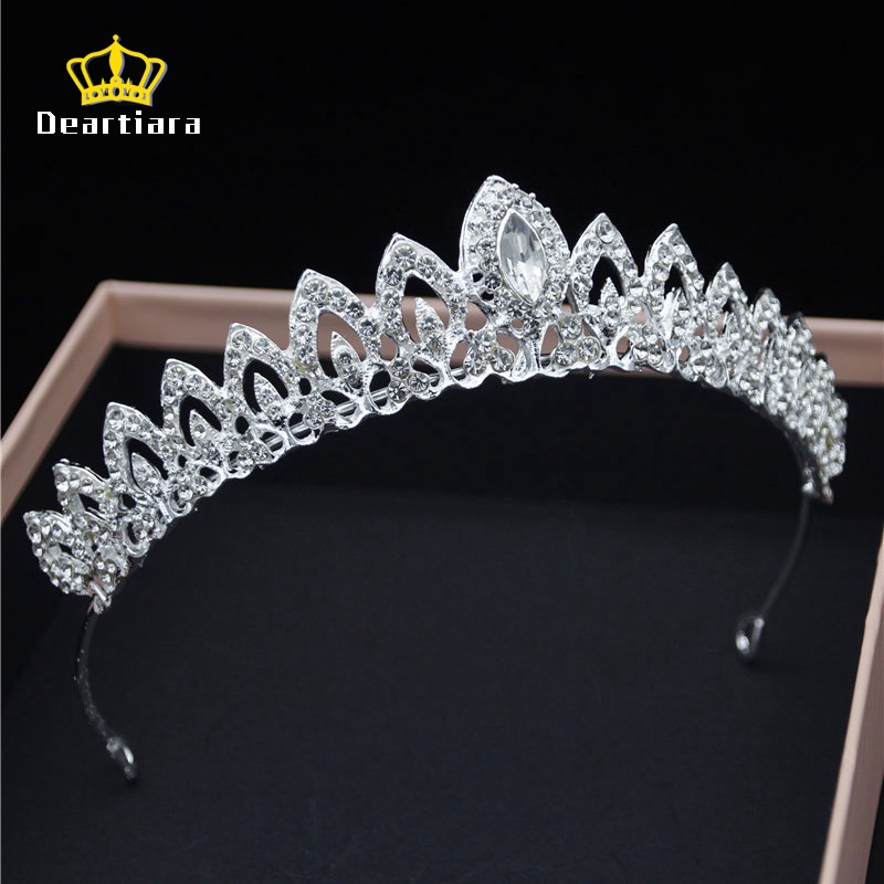 Vương Miện Hình Hoa Sen Đính Đá Sang Trọng Cho Cô Dâu