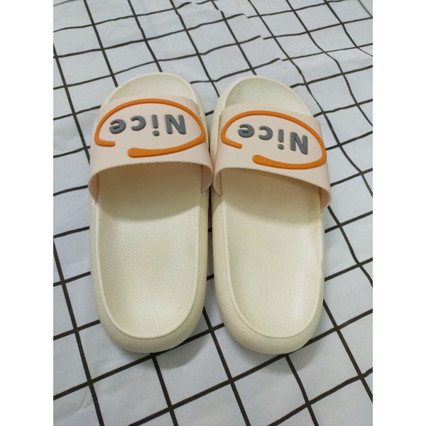 - Dép bánh mì caro siêu hot 2022