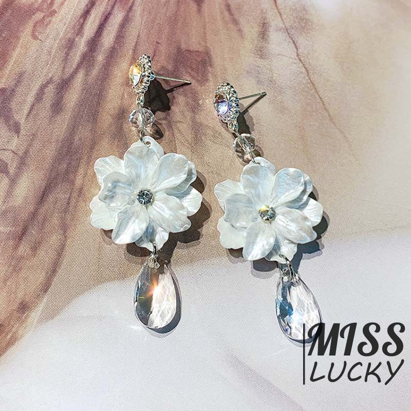 Khuyên tai nữ kiểu dáng thời trang phong cách Hàn Quốc