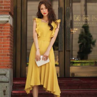 Đầm vàng cánh tiên