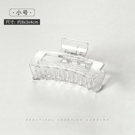 Kẹp tóc kiểu dáng hìlàm từ acrylic