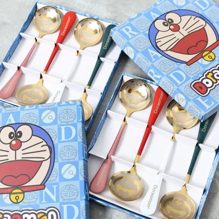 4 Thìa Inox Mạ Vàng Khắc Hình Doraemon Kèm Hộp Sang Trọng. ĐTBX