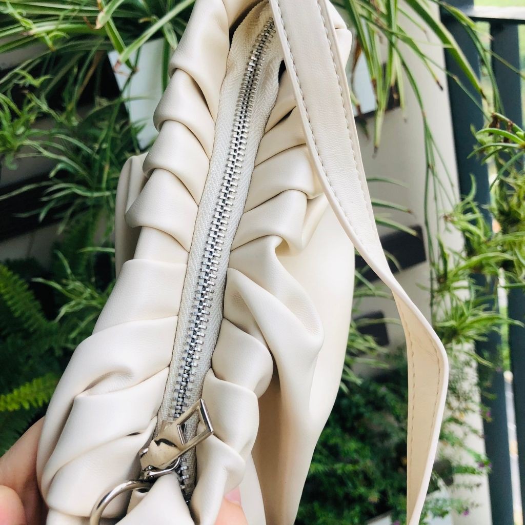 (Mẫu chất) Túi mini đeo chéo nữ da nhúm KARA 429- Size 19*10*6cm, 2 dây, Da PU cao cấp