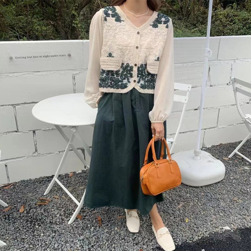 Áo Khoác Cardigan Vải Chiffon Cổ V Tay Phồng Thêu Hoa Phối Nút Màu Sắc Tương Phản Thời Trang Mùa Thu Cho Nữ