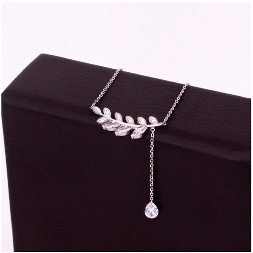 Dây Chuyền Chiếc Lá Pha Lê Tòn Ten Titan Ko Đen TT 3116