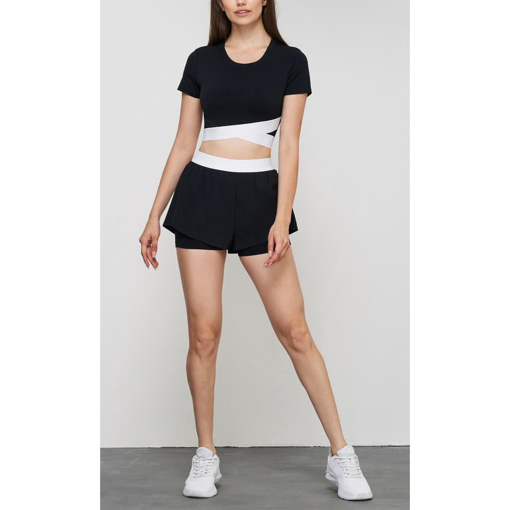 Áo Thun Thể Thao Nữ Ngắn Tay Có Đệm Ngực &amp; Quần short
