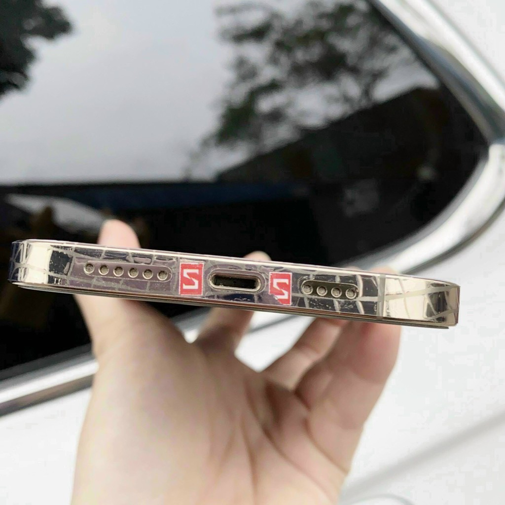 (TẶNG MIẾNG LAU)Miếng dán PPF vân da cá sấu full lỗ loa cho 7/7plus/8/8plus/x/xsmax/11/11promax/12pro/12promax