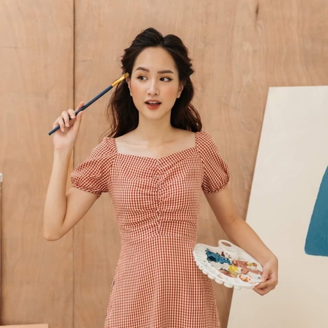 Váy kẻ đỏ Tiin