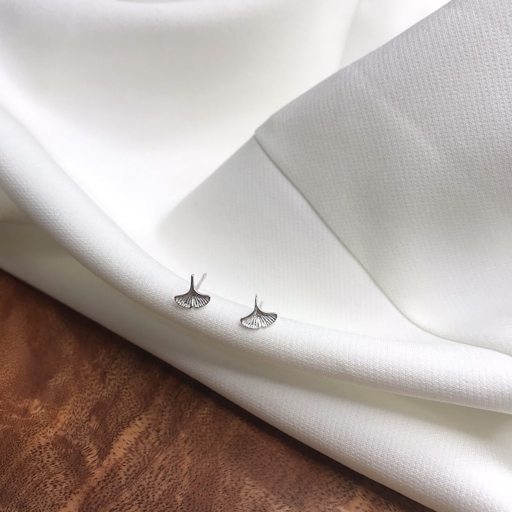 Khuyên tai bạc 925 lá sen nhỏ nhắn mới lạ độc đáo đáng yêu xinh xắn trẻ trung Dế Bạc - K5998