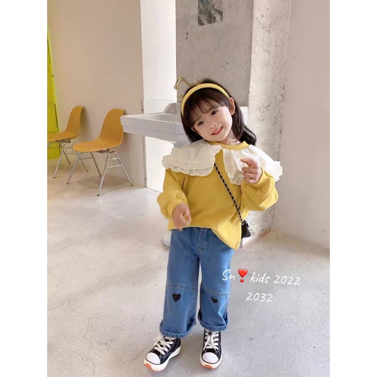 Set áo vàng cổ bèo quần tim bé gái