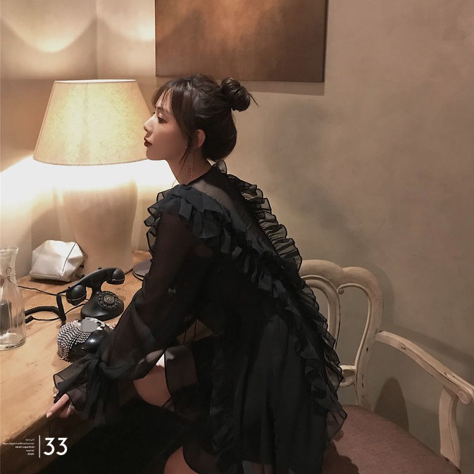 Đầm cổ chữ V màu trắng thiết kế mới thời trang dành cho nữ 2022 | BigBuy360 - bigbuy360.vn