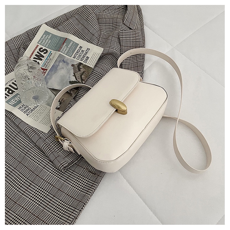 Túi đeo chéo thanh lịch cho nữ Retro fashion/black red brown three colors available IELGY