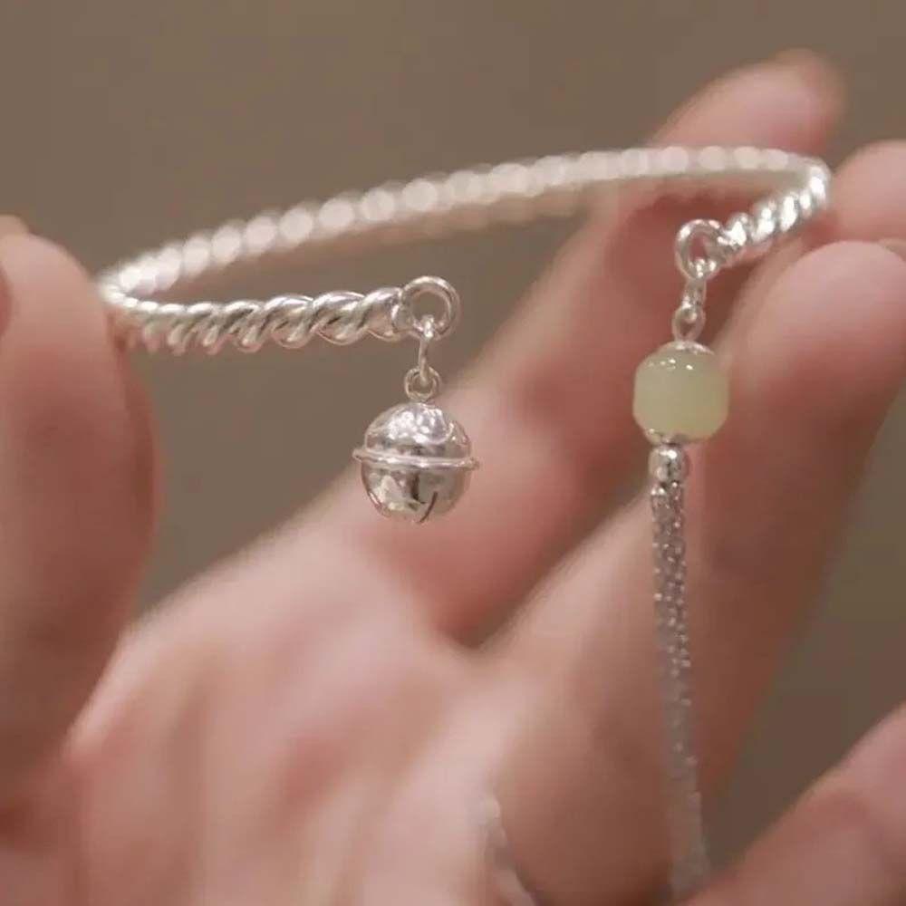 Qqmall Vòng Tay Dạng Hở Phối Tua Rua Và Chuông Phong Cách Hàn Quốc Sang Trọng Làm Quà Tặng Bạn Bè