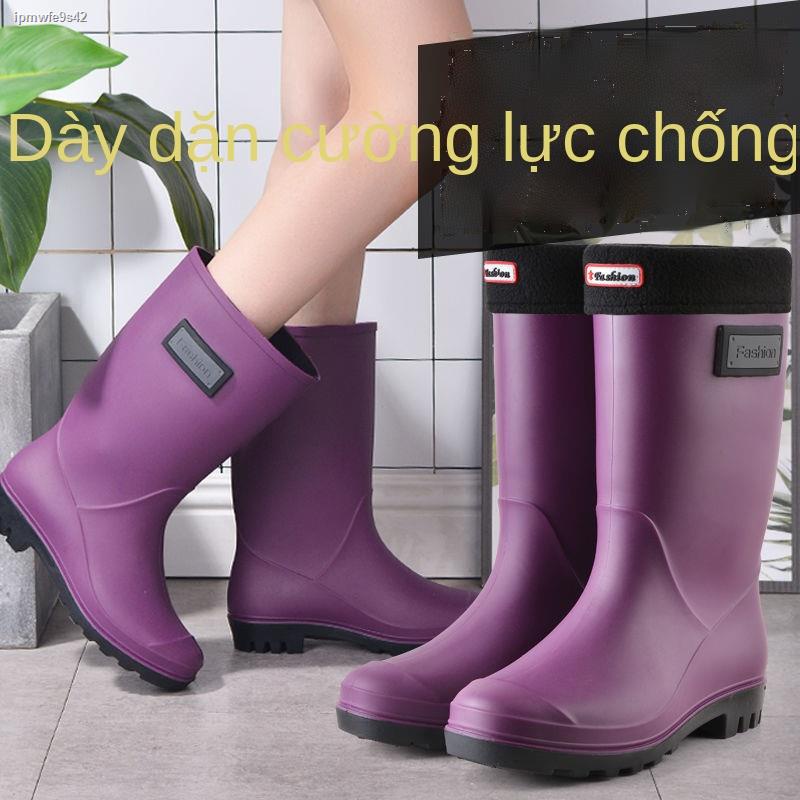 Giày đi mưa thời trang, ủng ấm áp cho nữ ống giữa, chống nước trượt, cao su cao, dành người lớn cộng với chất liệu cotto