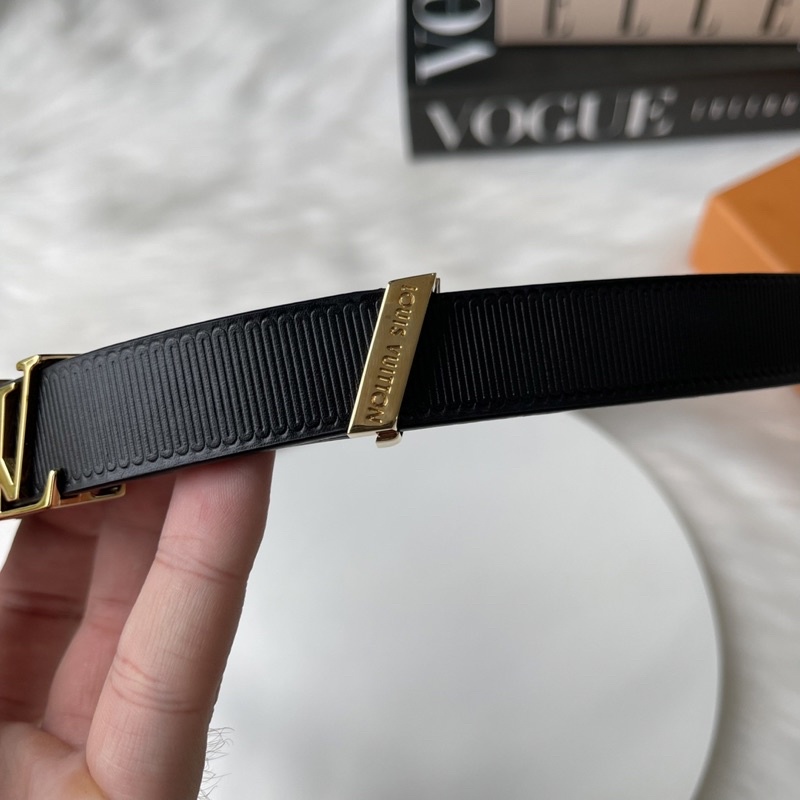 Thắt lưng Lv màu đen size 7520