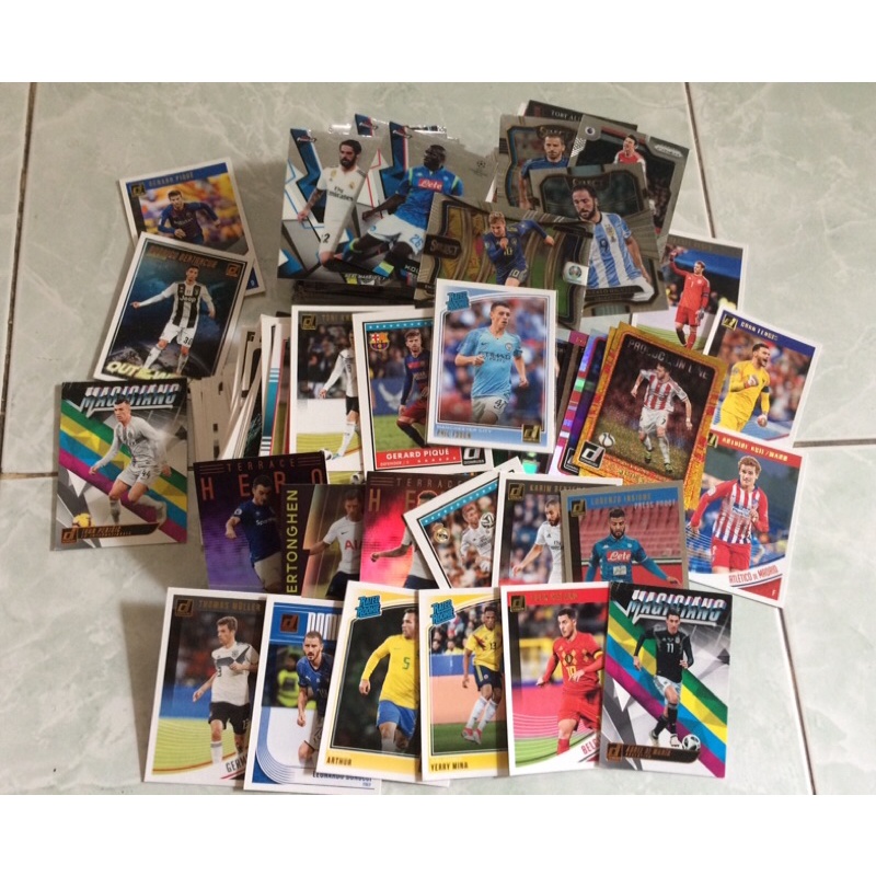 Thẻ cứng match attax nước ngoài các mùa