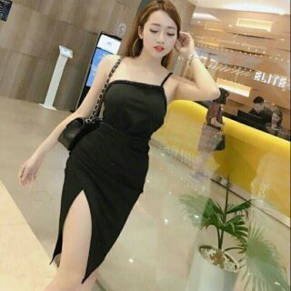 Đầm body lệch vai xẻ tà