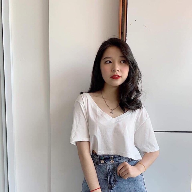 Áo croptop cổ tim form rộng basic đep