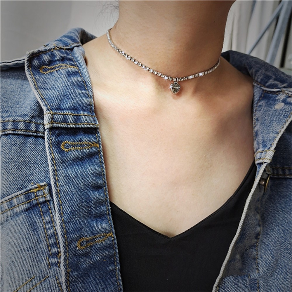 vòng cổ Choker Mặt Trái Tim Đính Đá