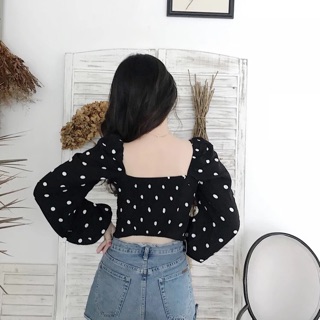 Áo chấm bi tay bồng