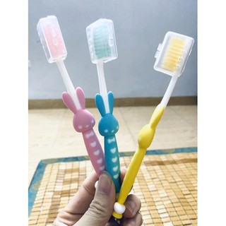 Sét 4 bàn chải hình thú cho bé