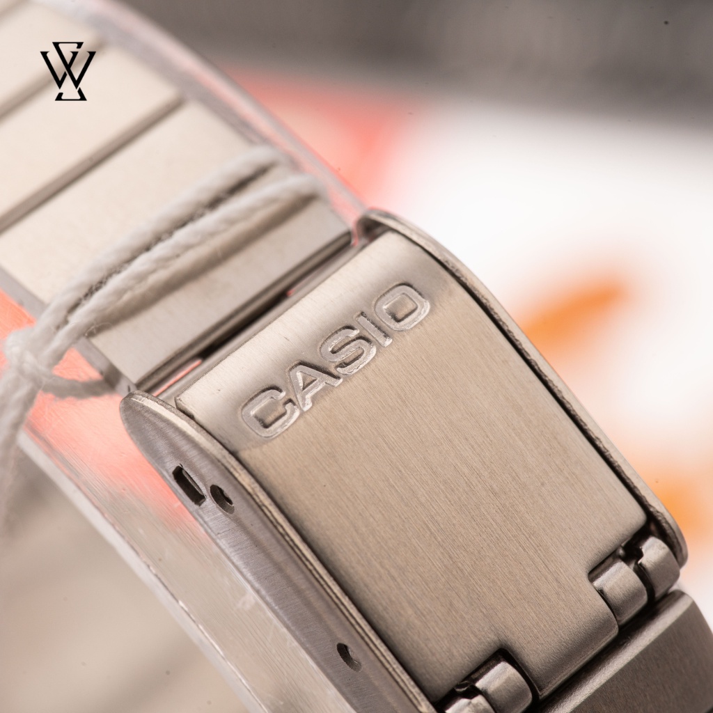 Đồng Hồ Điện Tử Nữ Casio WATCHSTORE LA670WA-7DF, Mặt Kính Nhựa 24.6mm, Dây Kim Loại, Vỏ Nhựa Cao Cấp