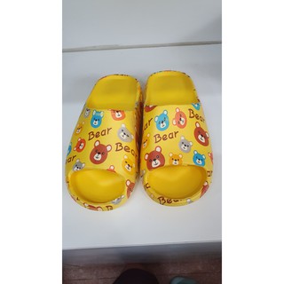 DÉP LÊ BÁNH MỲ TRẺ EM