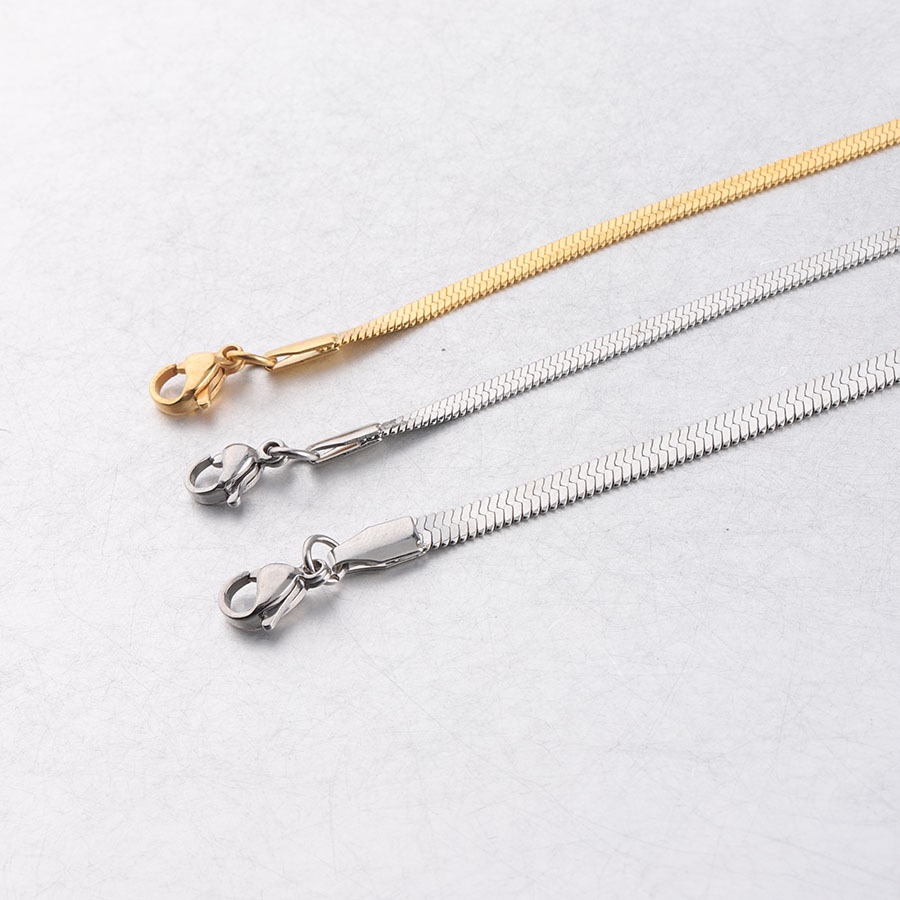 Lắc tay nữ inox kiểu mì dẹp sáng đẹp, không đen tạo nên vẻ đẹp vô cùng quyến rũ cho đôi tay của bạn