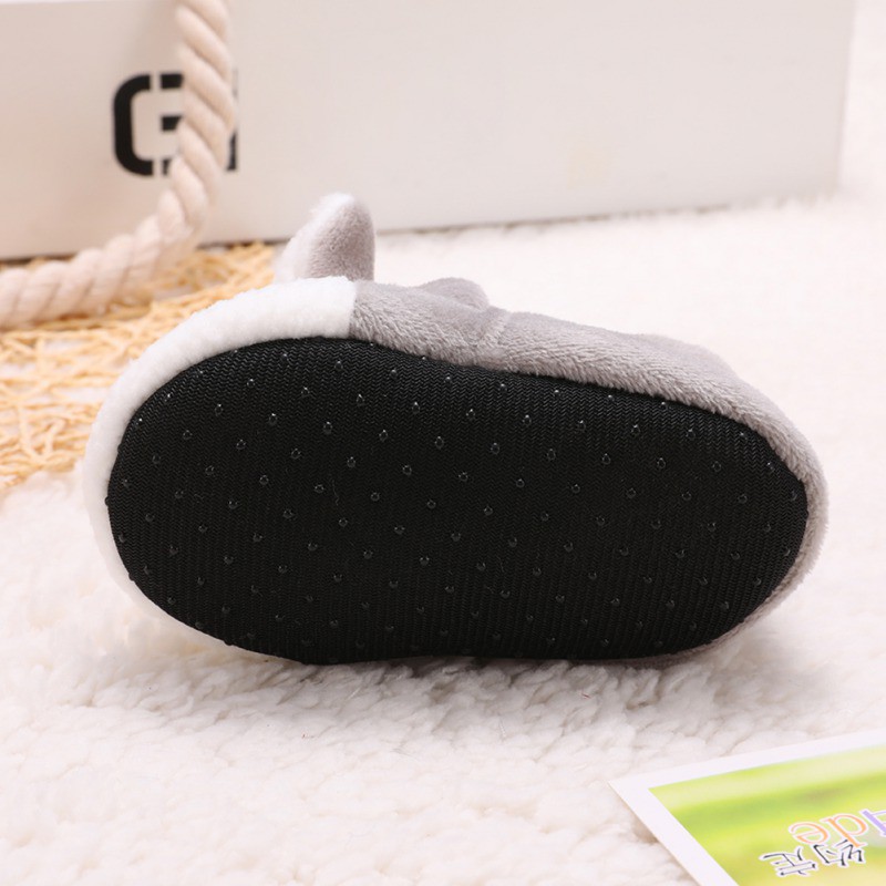 Giày cotton mềm mại giữ ấm thiết kế họa tiết xinh xắn cho bé