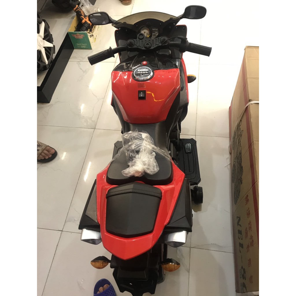 xe máy điện R1 tay ga như xe đua