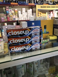 KEM ĐÁNH RĂNG CLOSE UP Lửa Băng 180g