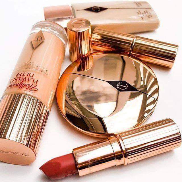 SON CHARLOTTE TILBURY MATTE  REVOLUTION CARINA'S LOVE