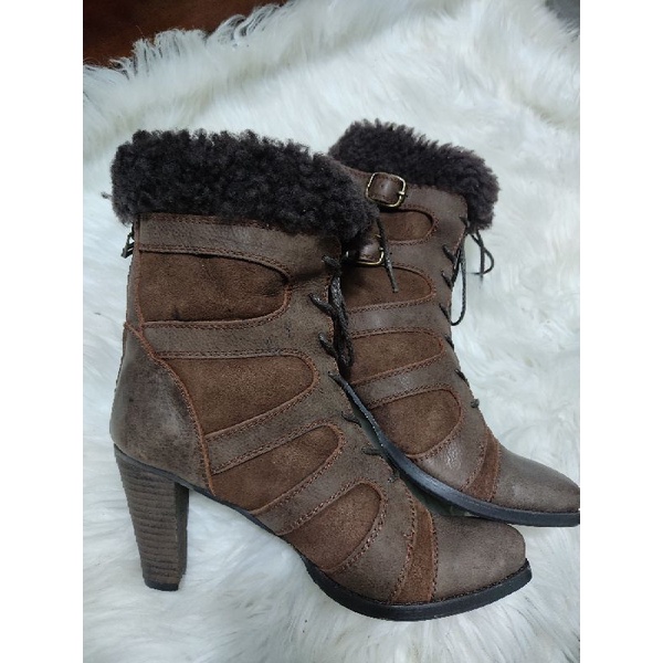 Bốt da và lông cừu size 36