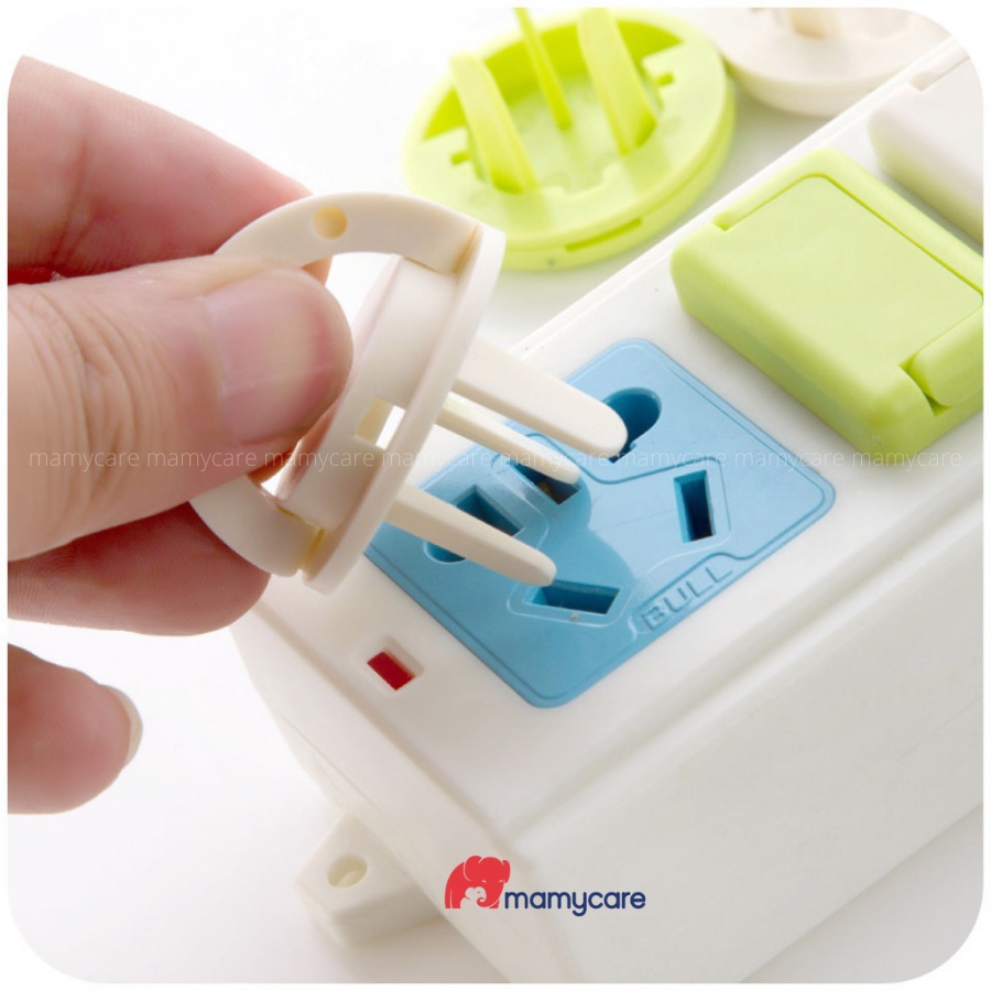Bịt ổ điện an toàn cao cấp có quai an toàn phòng tránh điện giật cho em bé 2 chân, 3 chân – MAMYCARE