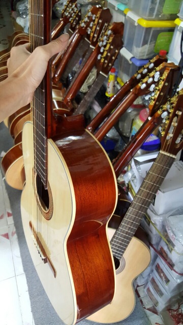 Đàn guitar classic Gỗ Hồng Đào - Có Ty