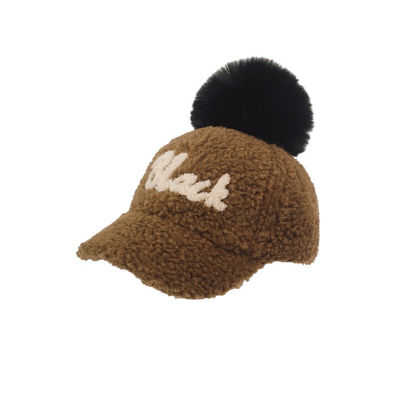 Mũ lưỡi trai vải nhung kiểu thêu phối quả bóng lông thoáng mát đáng yêu dành cho bé