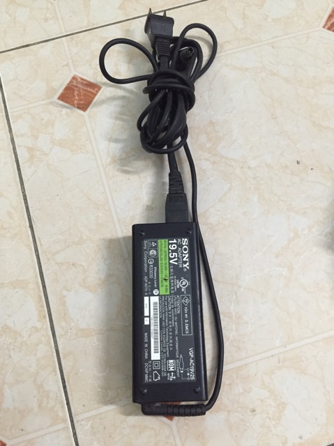 Sạc laptop zin hãng sony vaio 19.5v-4.7A