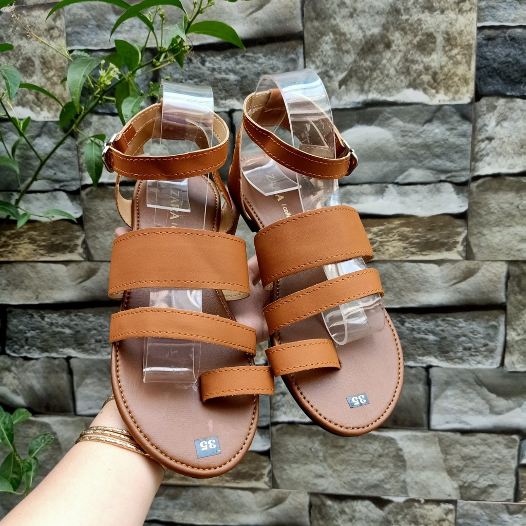 Giày sandal xỏ ngón quai hậu móc gài đi học hình thật