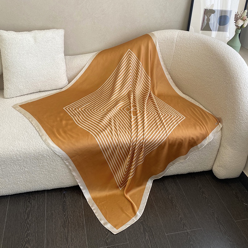 Khăn Choàng Vuông 110X110Cm In Họa Tiết Thời Trang Cho Nữ