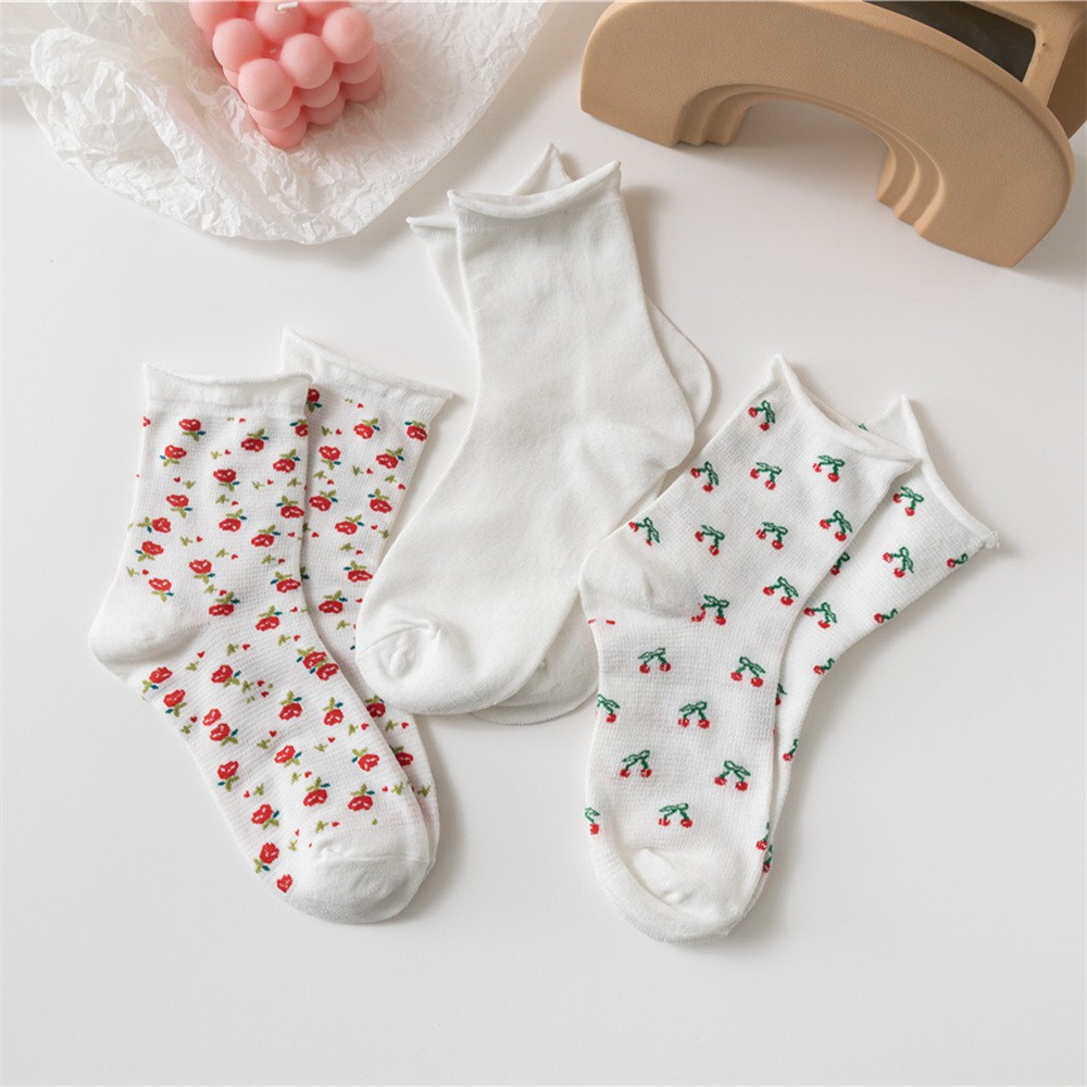 Tất nữ nhún cổ cao họa tiết dâu tây chất liệu cotton phong cách dễ thương - T056