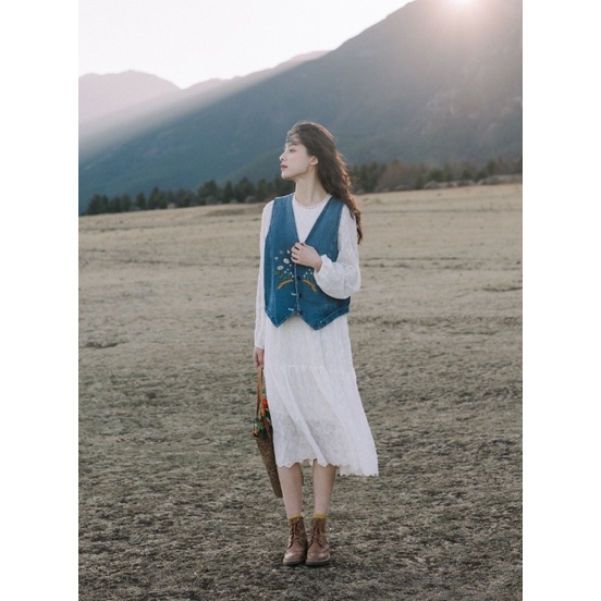 Áo Gile Dennim phong cách Vintage/Retro cho nàng mê style cổ điển Layla Corner - Laylaland