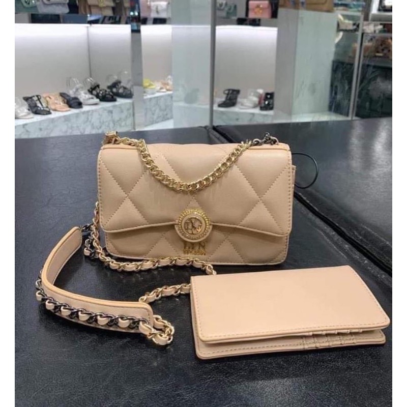 Set túi Lyn chất da mềm kèm ví cầm tay siêu tiện