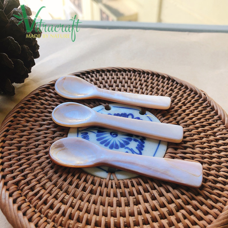 Bộ Thìa Xà Cừ Cao Cấp.Được làm từ những Vỏ Xà Cừ Hồng chất lượng cao.Thìa Cà Phê,Thìa Trà,Thìa Gia Vị.Kích thước 8x2cm.