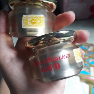 Mỹ phẩm sân bay