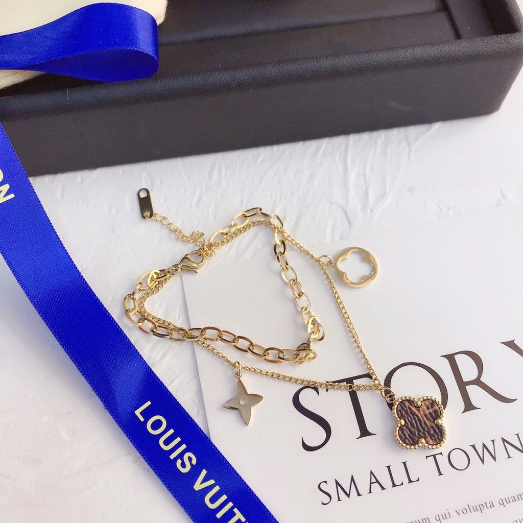 LOUIS VUITTON Vòng Tay LV Bằng Thép Titan Họa Tiết Chữ LV Phong Cách Hàn Quốc Thời Trang Cho Cặp Đôi