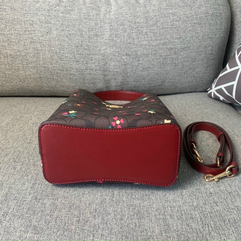 TÚI COACH TOWN BUCKET C7975