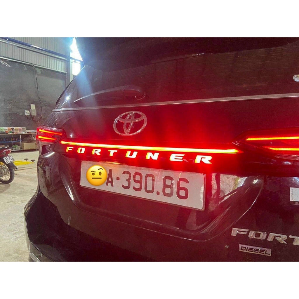 Led cốp sau xe fortuner 2017-2022 đèn 2 màu trắng và đỏ cao cấp