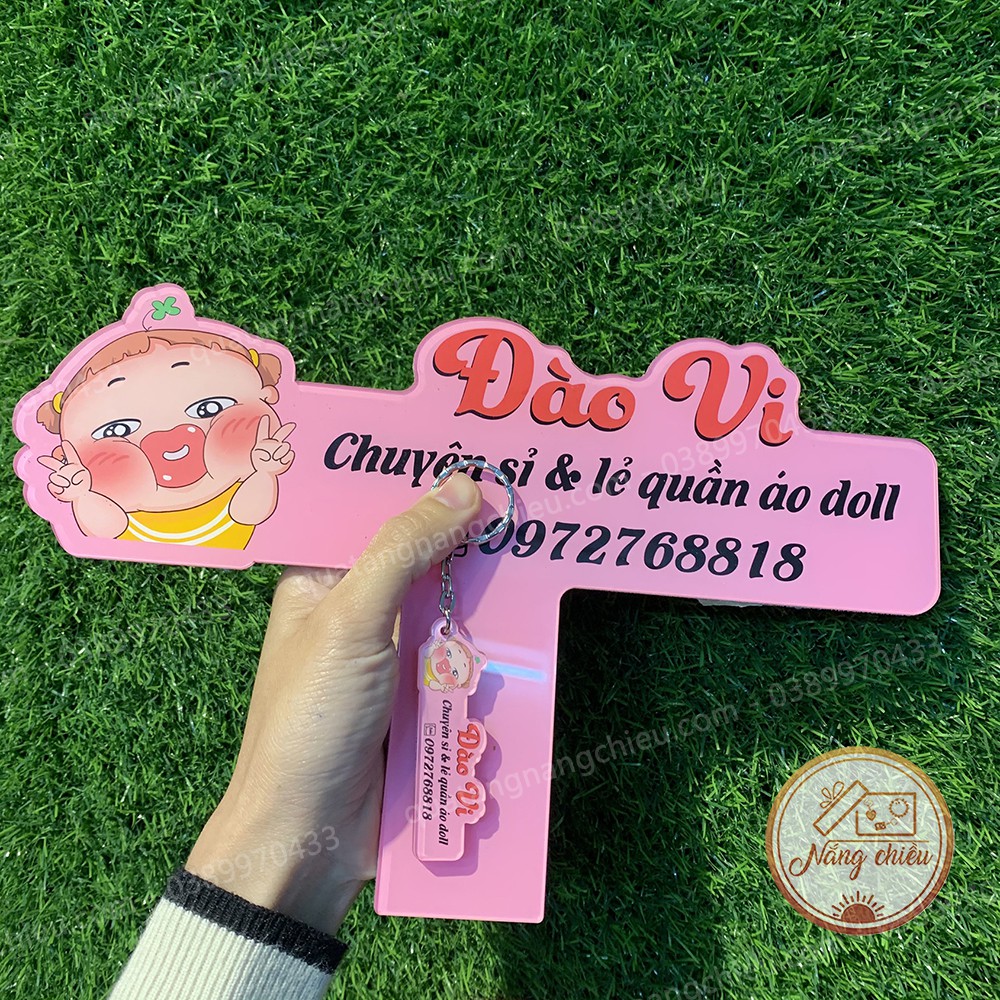 Combo bảng hiệu và móc khóa , Hastag cầm tay check in sự kiện, hội nghị, khai trương, chất liệu mica sáng bóng