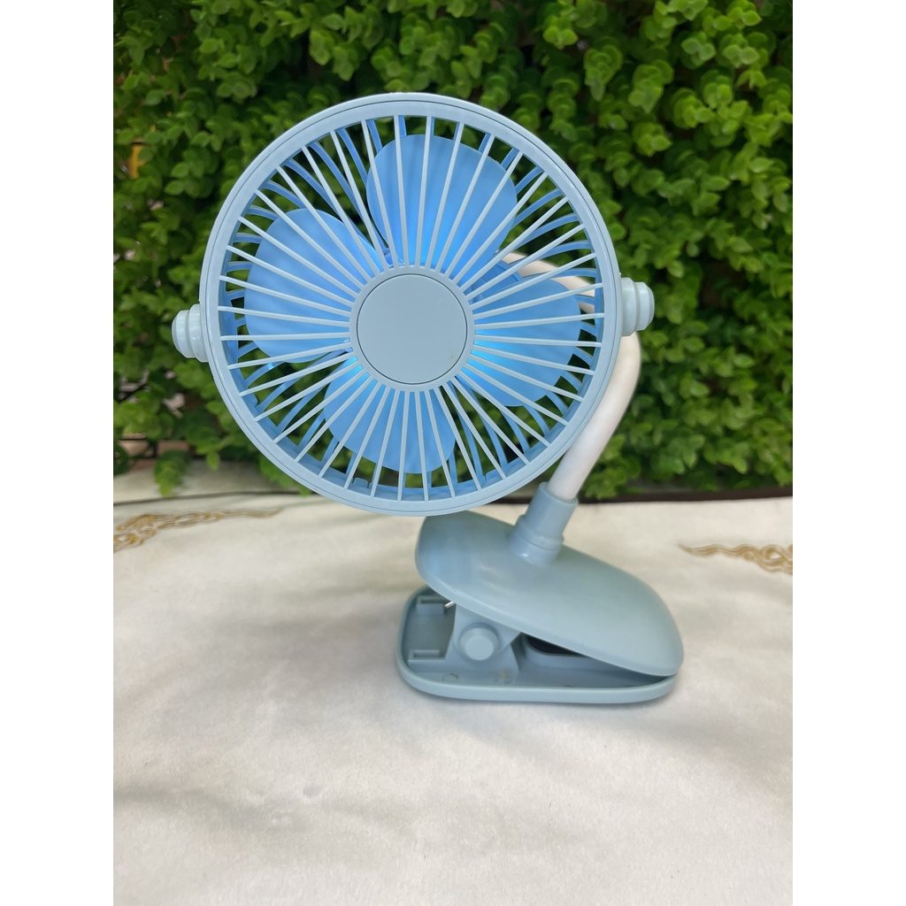 Quạt Mini Kẹp Tích Điện Clip Fan Siêu Tích Điện Tiện Lợi, Thuận Tiện Sử Dụng, Thiết Kế Thông Minh Góc Quay Quạt 360 Độ.